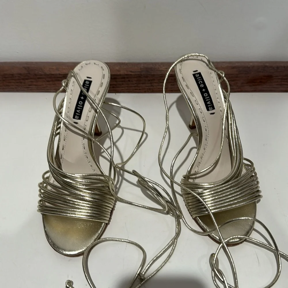 Alice + Olivia Gold Heels- size 9 - Picture 4 of 4